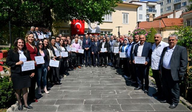 Muhtarlar Akademisi’nde mezuniyet heyecanı