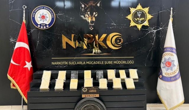 Narkotik operasyonu: Araçtan yüklü miktarda kokain ele geçirildi!