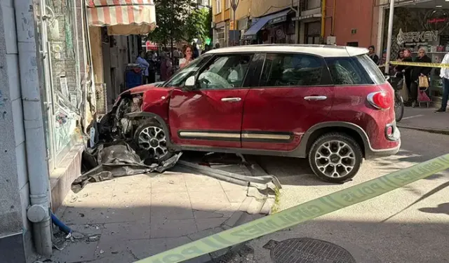 Kontrolden çıkan otomobil ile iş yerinin duvarı arasında sıkışan genç kadın öldü