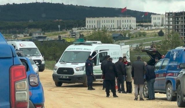 Park halindeki araçta silahla vurulmuş halde ölü bulundu