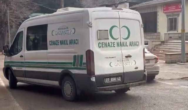 Parkta çıkan kavgada bıçaklanan genç yaşamını yitirdi