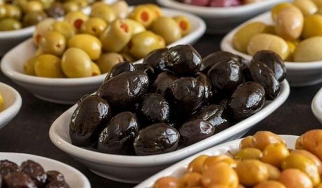 Tanesi 50 liraya satılan zeytin Ticaret Bakanlığı'nı harekete geçirdi