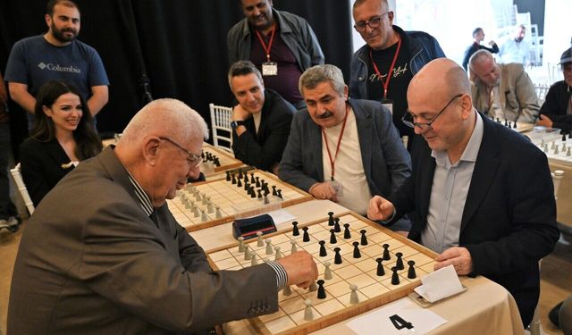 Türk Daması ustaları nefes kesen turnuvada buluştu