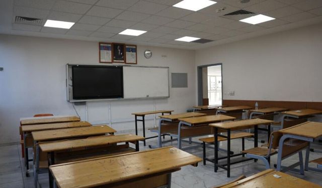 Yağışlar hayatı durdurdu: İki ilde eğitime ara verildi