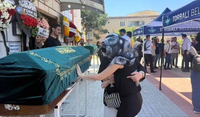 Öğretmen Irmak Ayşe Koparan, İzmir'de defnedildi