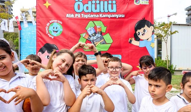 Bayraklı’da çevre dostu öğrenciler ödüllendirildi