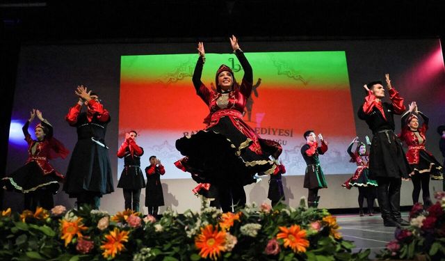 Bayraklı’da sanat dolu yıl sonu şöleni