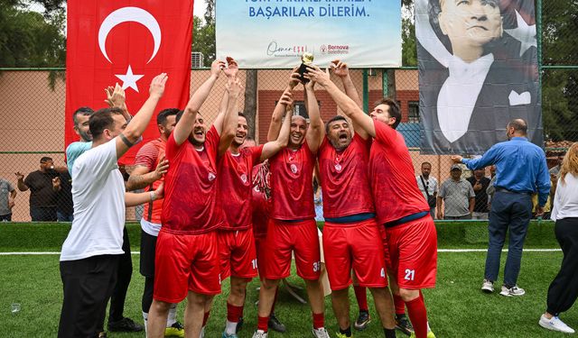Bornova Belediyesi’nde dostluk kazandı, kupa Kırsal Hizmetler’in oldu