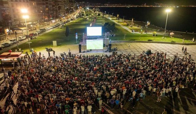 Dünya Kupası coşkusu İzmir'in dört bir yanında