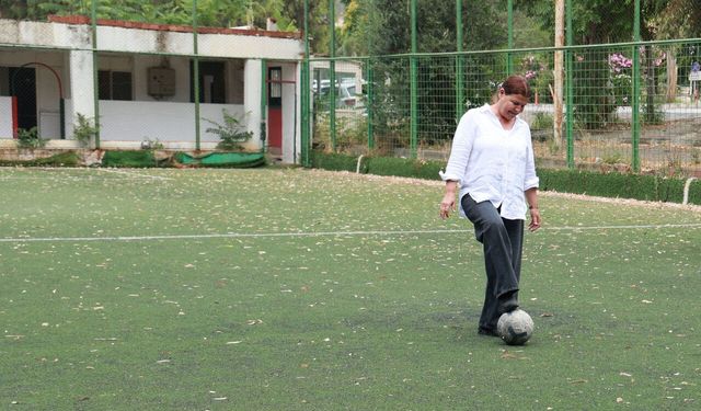 Foça Belediyespor’a yeni tesis desteği