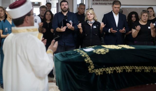 İzmir’in sevilen doktorlarından Şenakaylı’ya son veda