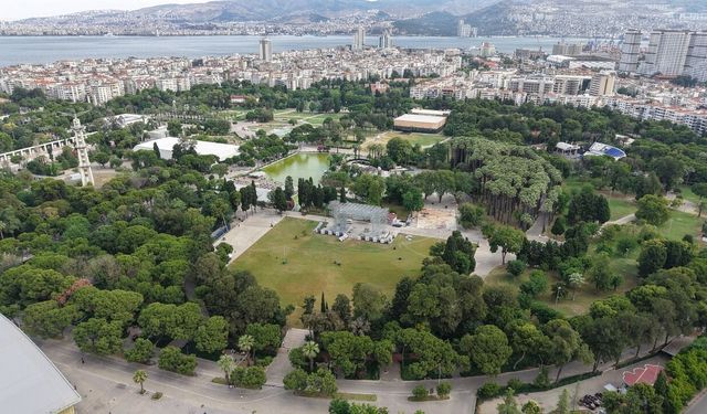 İzmir’in yeni açık hava buluşma noktası: Zeytin Sahne