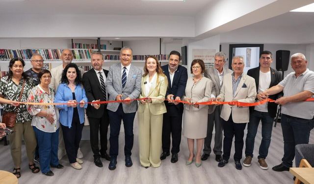 Konak’ta eğitim yatırımı: İki yeni Cumhuriyet Kütüphanesi açıldı