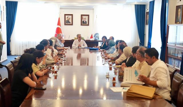 Özbek akademisyenlere Ege’den "Eğiticilerin Eğitimi"