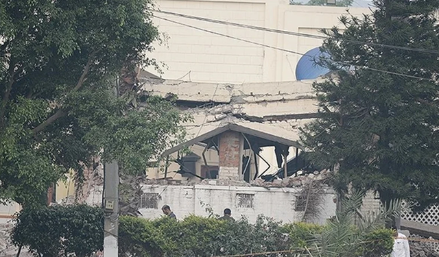 Pakistan'da kerpiç evin çatısı çöktü: 6 çocuk öldü