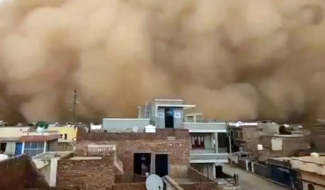 Pakistan'da şiddetli toz fırtınası can aldı: 4 ölü, 60 yaralı