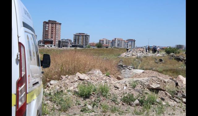 Vatandaşların ihbarıyla ortaya çıktı: Boş arazide ceset bulundu