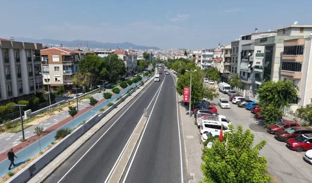İzmir Büyükşehir Belediyesi, Buca'nın önemli ulaşım akslarından Cemil Şeboy Caddesi'ni yeniledi