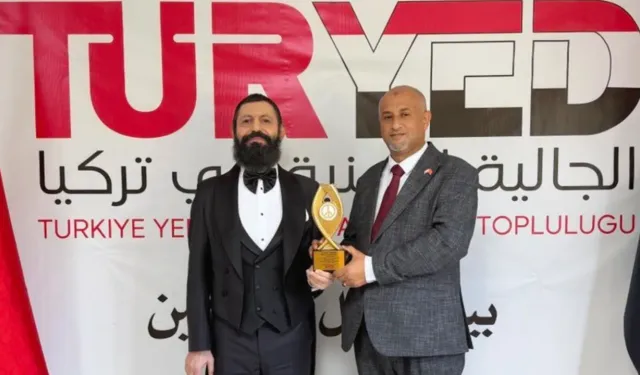 Akif Manaf’a Yemen-Türkiye Dostluk ve Barış Ödülü verildi