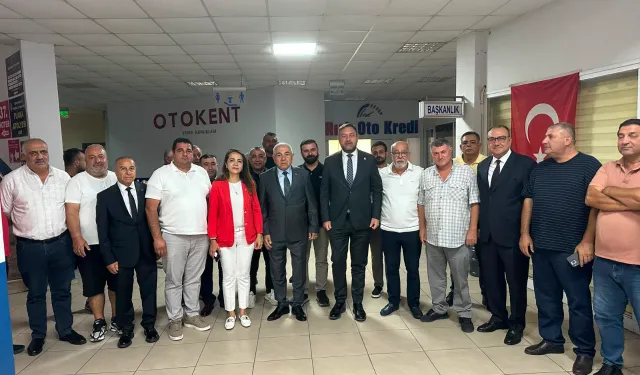 CHP’li Akkuş İlgezdi İzmir’de esnaf ve STK temsilcileriyle buluştu