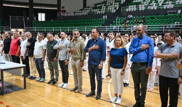 Taekwondo sporcuları siyah kuşak heyecanını Bornova’da yaşadı