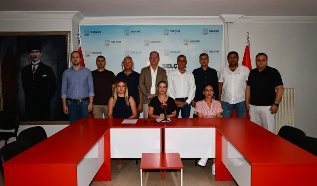 Başkan Sengel ve belediye meclis üyeleri CHP'den istifa etti