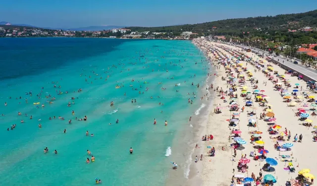 Çeşme hafta sonunda 500 bin ziyaretçiyi ağırladı