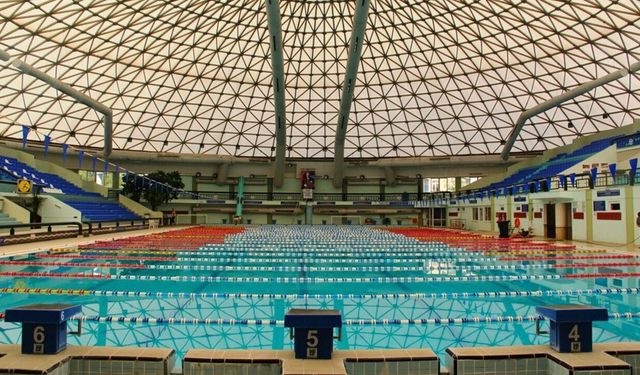 Ege Üniversitesi'nde olimpik standartlarda yüzme imkanı