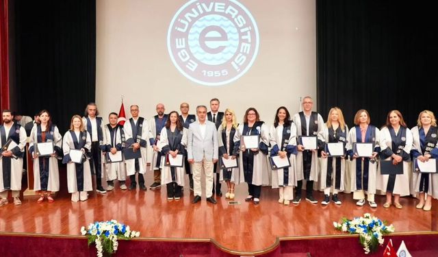 Ege Üniversitesi'nde akademik yükselme belgeleri sahiplerini buldu