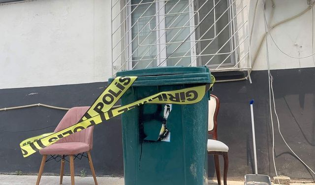 Eşine çekiçle saldırdı, boğazından bıçakladı