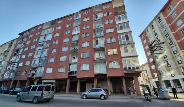 Eşinin tatilde olduğu sırada evinde ölü bulundu