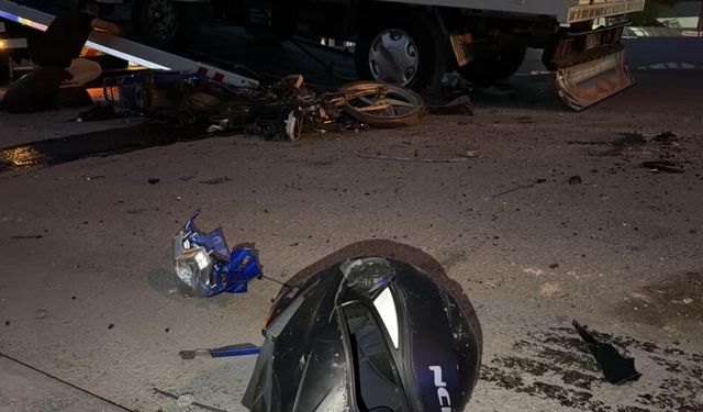 Feci kaza: Motosiklet ile otomobil kafa kafaya çarpıştı, 1 ölü 1 yaralı!