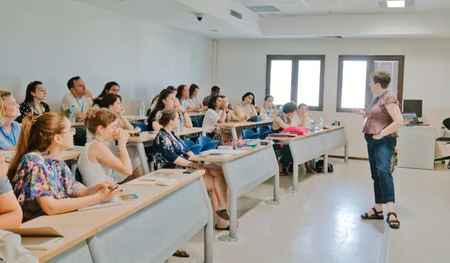 Fransızca eğitiminin kalbi İzmir’de attı