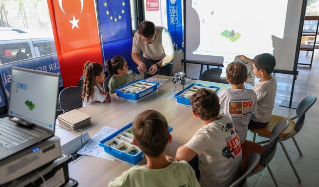 Gençler geleceğin dijital dünyasına adım atıyor