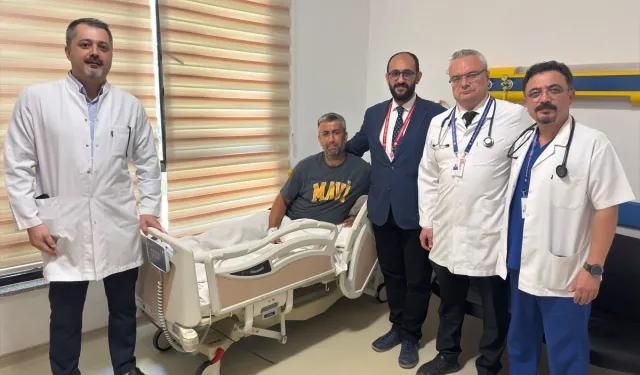 İzmir’de kalbi duran hastane çalışanı mesai arkadaşlarının müdahalesiyle hayata döndü