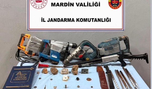 Kaçak kazıya darbe: 1500 yıllık Roma mozaiği ele geçirildi