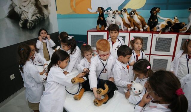 Karşıyaka Belediyesi'nden çocuklara özel dopdolu program