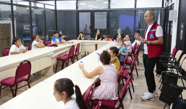 Konak’ta çocuklar deprem tatbikatı yaptı