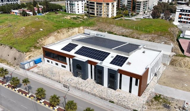 Menemen'de Ulukent Gençlik Merkezi açılış için gün sayıyor