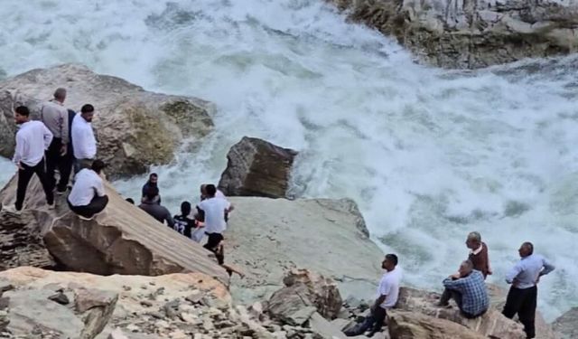 Serinlemek isterken akıntıya kapıldı: 27 yaşındaki genç için arama çalışması başlatıldı