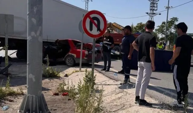TIR ile otomobil çarpıştı: 2 ölü, 2 yaralı