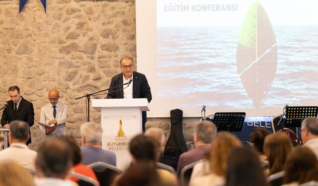 Uluslararası Eleştirel Eğitim Konferansı'nın İzmir'de açılışı yapıldı