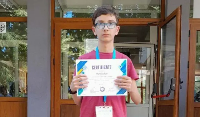 İzmirli BİLSEM öğrencisi Mert Atakan’dan Bulgaristan’da matematikte altın başarı