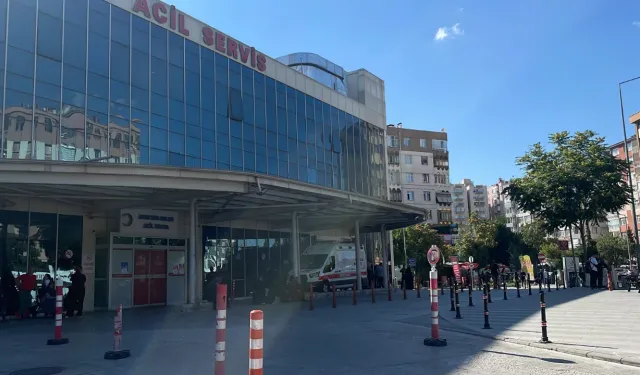 18 yaşındaki genç bıçaklı saldırıda hayatını kaybetti