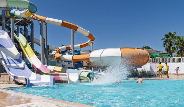 Büyükşehir’den gençlere aquapark keyfi