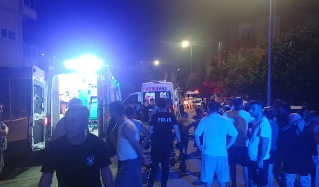 Annesini darp eden babasını bıçakladı