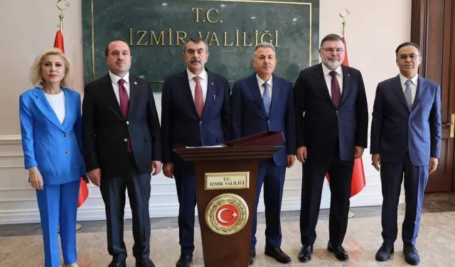 Bakan Yusuf Tekin İzmir'de: TÜGVA programına katılacak