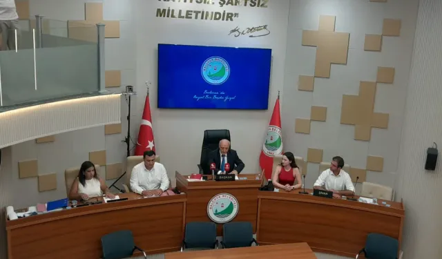 Balçova Belediye Meclisi’nde gündem istifa ve göreve iade çağrısı