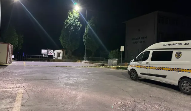 Kız meselesi nedeniyle bıçaklı kavga çıktı: 19 yaşındaki genç bıçaklanarak öldü