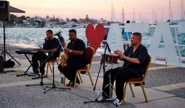 Çiftlik Sahili’nde gün batımı konserleri başlıyor